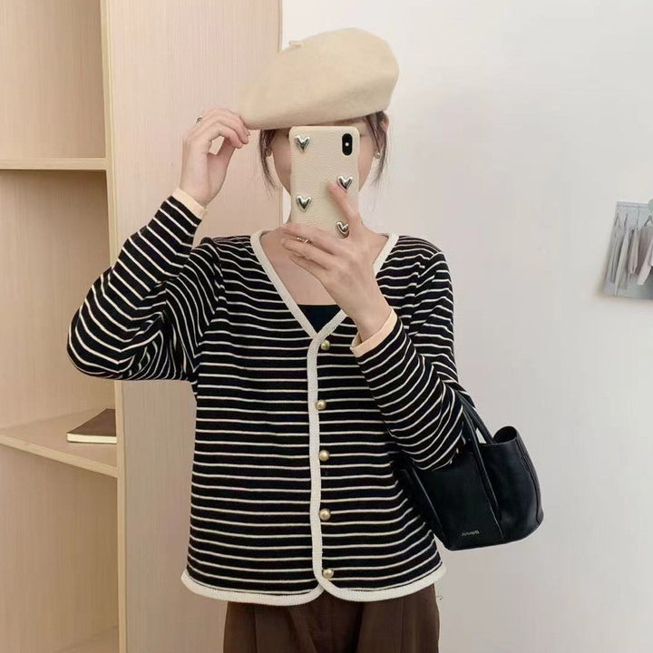 Damen gestreifter Cardigan mit eleganten Knöpfen und modernem V-Ausschnitt