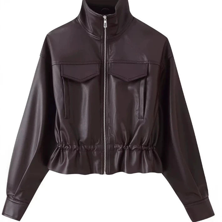 Damen Kurz geschnittener Kunstleder-Blouson mit hohem Stehkragen, Brustpatten und Tunnelzug Drune
