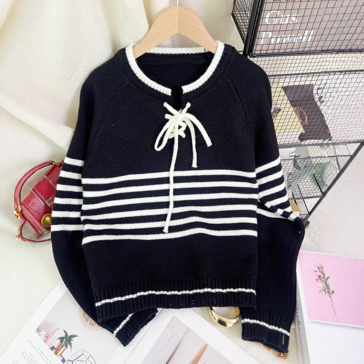 Damen pullover mit seitlichem Kordelzug und modernem Streifenmuster Drune