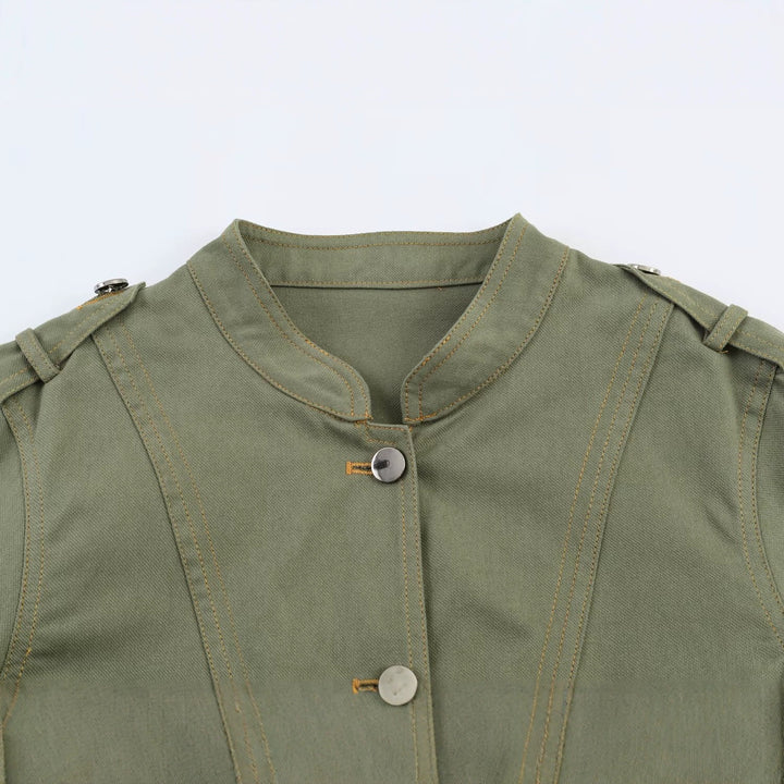 Damen Kurzjacke im Utility‑Stil mit Stehkragen und Schulterriegeln Drune