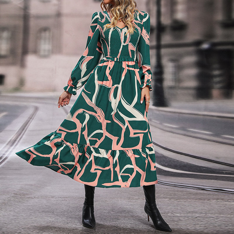 Damen Midikleid mit gerafftem Smok-Oberteil, V-Ausschnitt und ausgestelltem Volantrock Drune