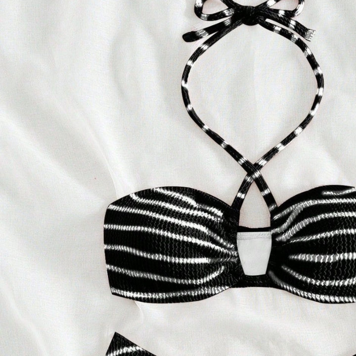 Damen Bandeau-Bikini mit verspieltem Schnitt und trendigen Bindebändern Drune