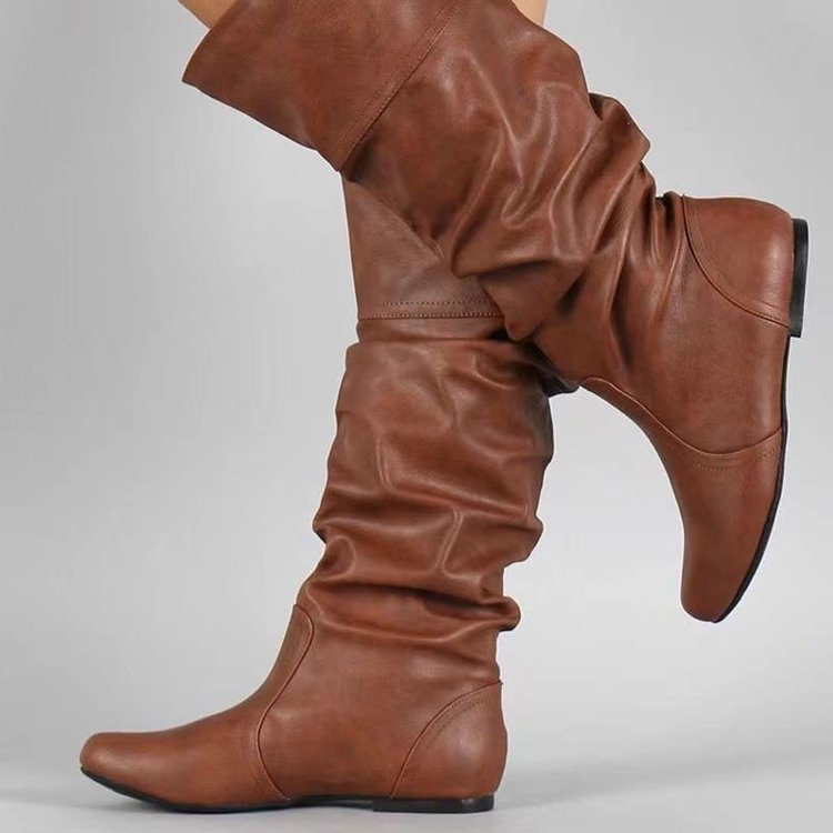 Damen Schlupfstiefel mit gerafftem Schaft und flacher Keilsohle Drune
