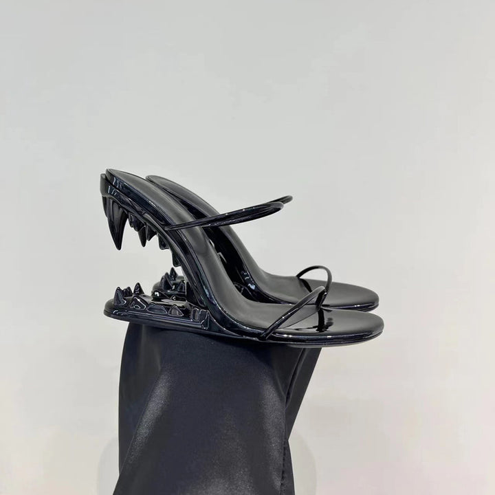 Damen Strappy High-Heeled Sandalen mit einzigartigem Haifischzahn-Design Drune