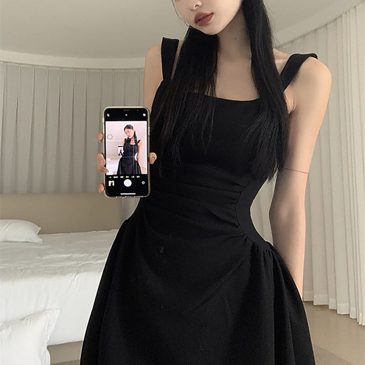 Damen elegantes Midi-Kleid mit maßgeschneiderter Silhouette und raffinierten Falten