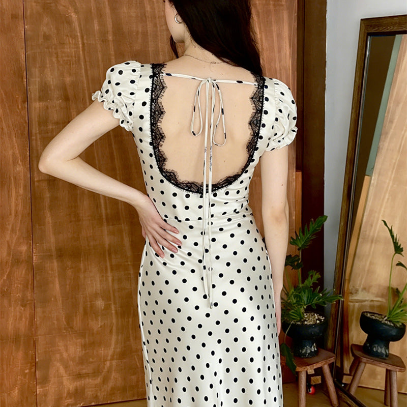 Damen Polka Dot Maxikleid mit eleganten Rüschendetails und nostalgischem Ausschnitt Drune
