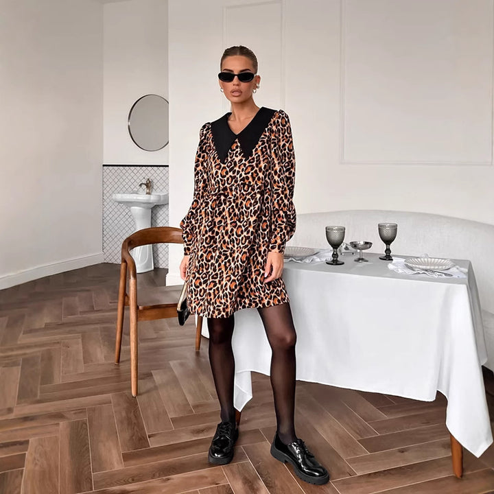 Damen Minikleid mit Leo-Print und auffälligem Kragen Drune