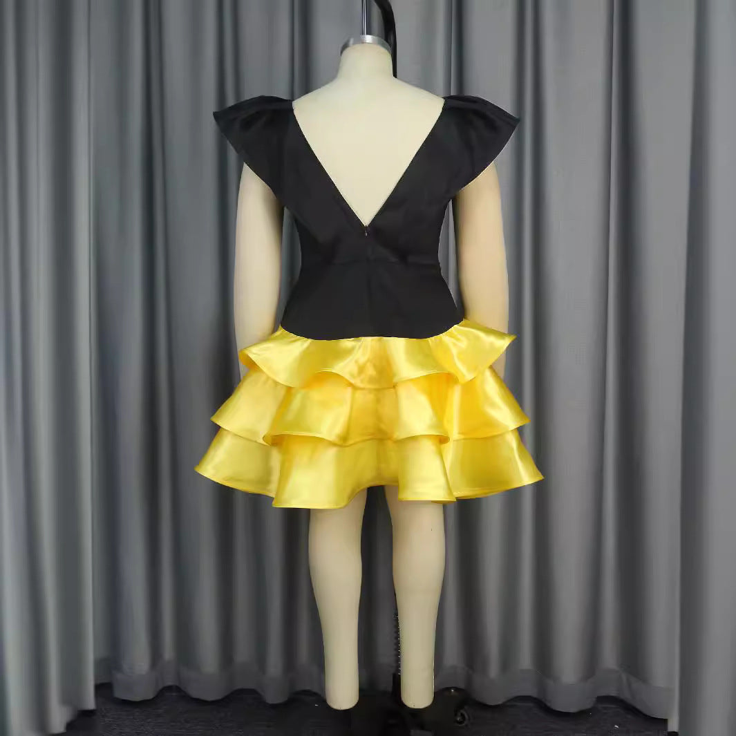 Damen Verspieltes Kleid mit voluminösen Rüschen und tiefem V-Ausschnitt Drune