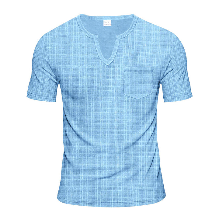 Herren nan Kurzarmshirt mit V-Schlitz-Ausschnitt und aufgesetzter Brusttasche aus strukturiertem Jersey Drune