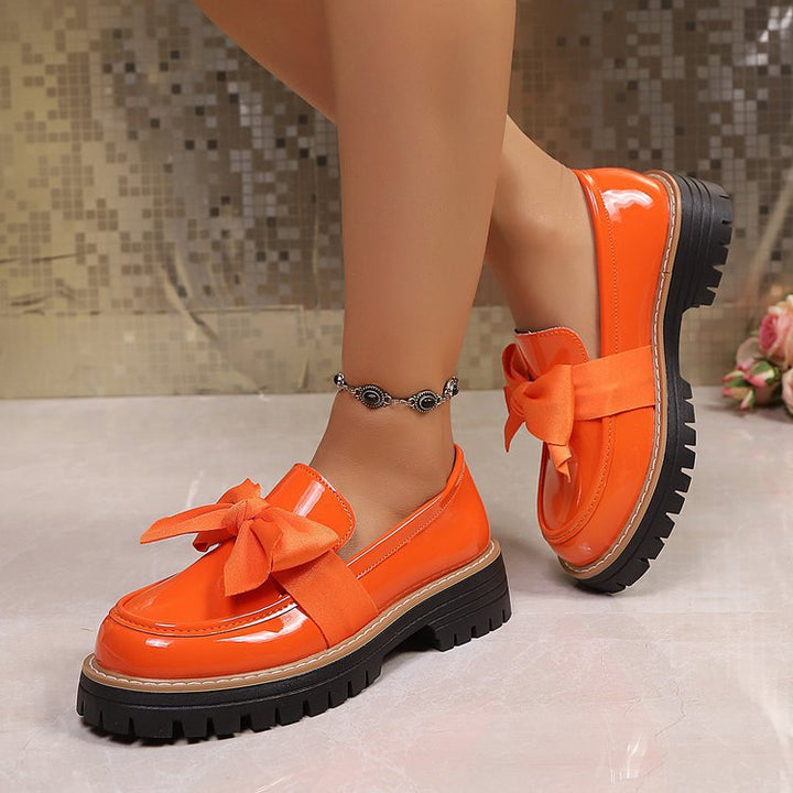 Damen  Lack-Optik Loafer mit massiver Profilsohle und großer Stoffschleife Drune
