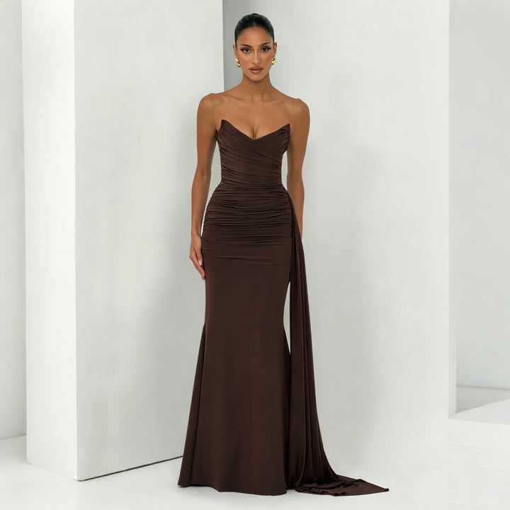 Damen Elegantes und figurbetontes Abendkleid mit asymmetrischen Drapierungen Drune