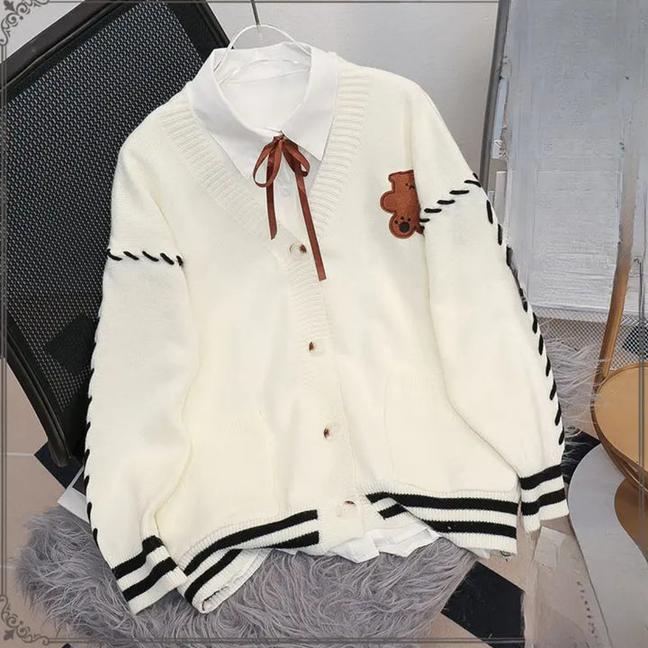 Damen Flauschige Strickjacke mit einzigartigem Bärenmotiv Drune