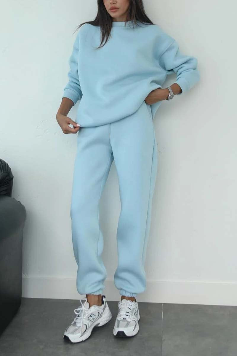 Damen nan minimalistisches Cozy-Set aus schwerer French‑Terry mit weitem Rundhals-Pullover und gerader Jogginghose Drune