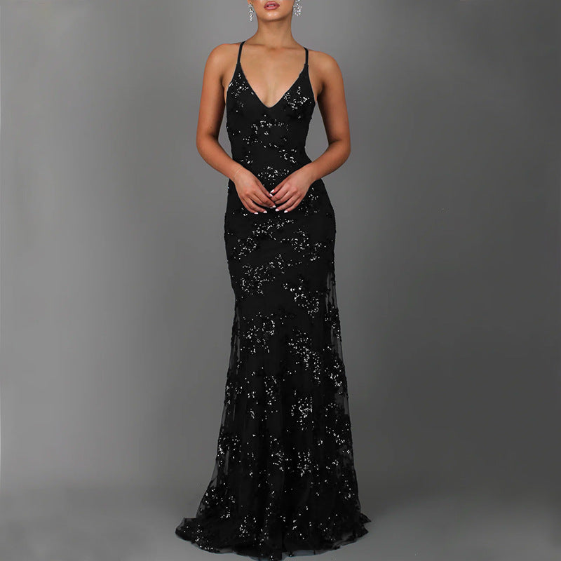 Glamouröses Damen Abendkleid mit Filigraner Paillettenverzierung und Elegantem Rückenschnitt für Abendveranstaltungen | Drune