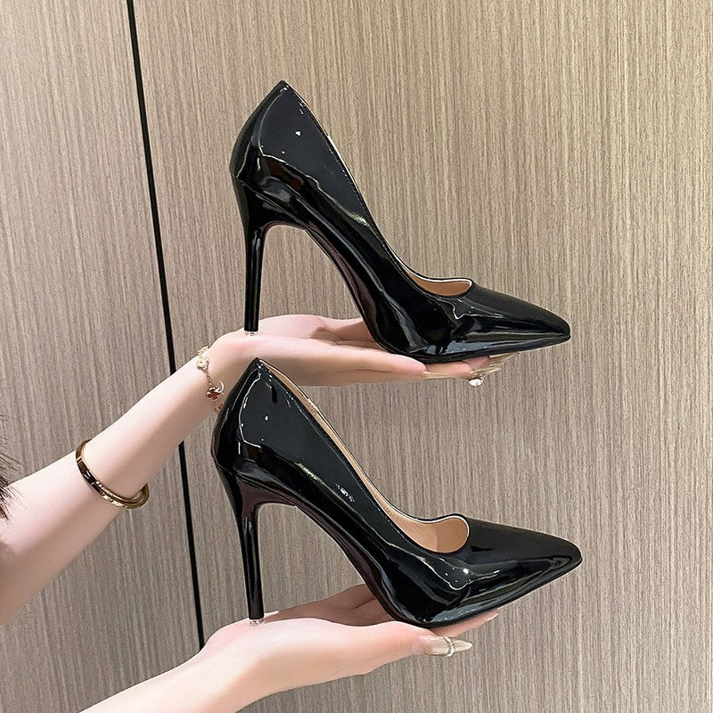 Damen Braut-Lackleder Pumps mit spitzer Zehenform und schlankem Stilettoabsatz Drune
