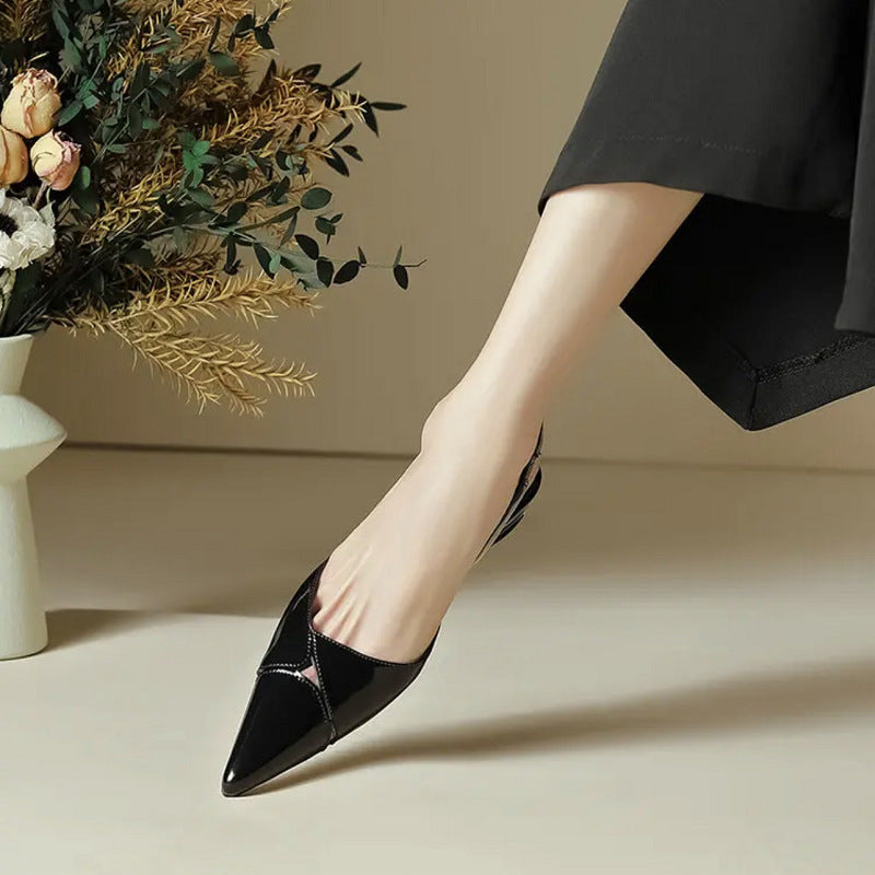 Damen Slingback-Ballerina aus Lackleder mit spitzer Kappe und skulpturellem Absatz Drune