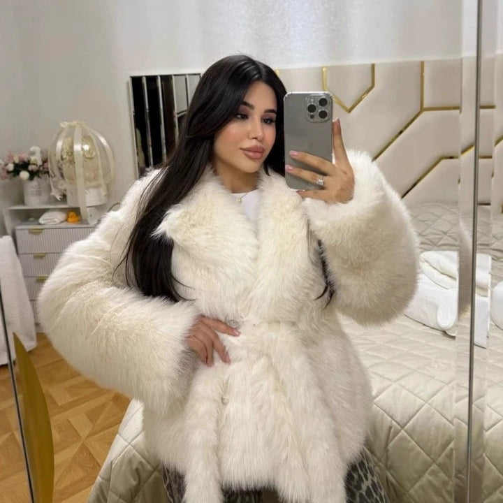Damen Kurzmantel aus langflorigem Faux-Fur mit taillierendem Bindegürtel Drune