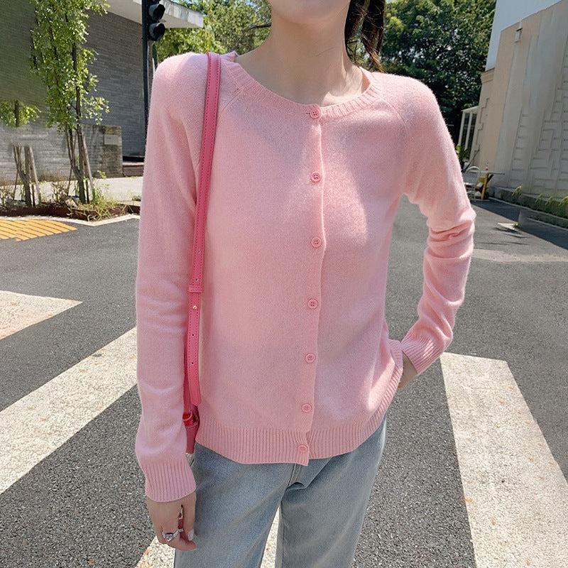 Damen Kurzgeschnittener Feinstrick-Cardigan mit Rundhalsausschnitt und kastiger Passform Drune