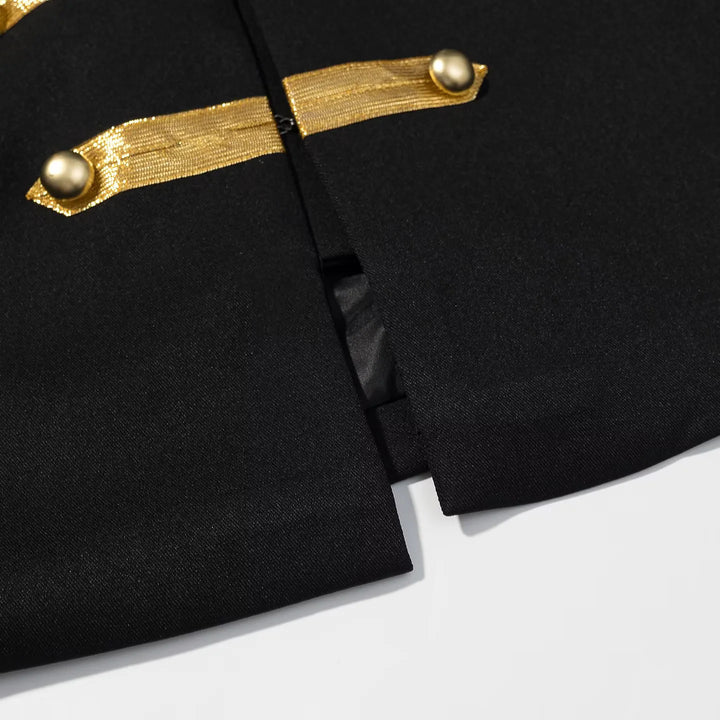 Damen nan kurz geschnittene Paradejacke mit goldverzierten Galons, Epauletten und Stehkragen Drune