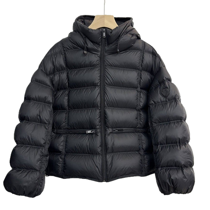 Damen nan kurz geschnittene Thermo-Steppjacke mit Kapuze, Reißverschlusstaschen und elastischen Bündchen Drune