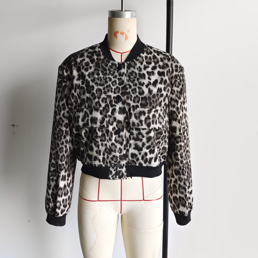 Damen nan kurzgeschnittene Bomberjacke mit Animalprint, Rippenbündchen, aufgesetzten Taschen und Druckknopfverschluss Drune