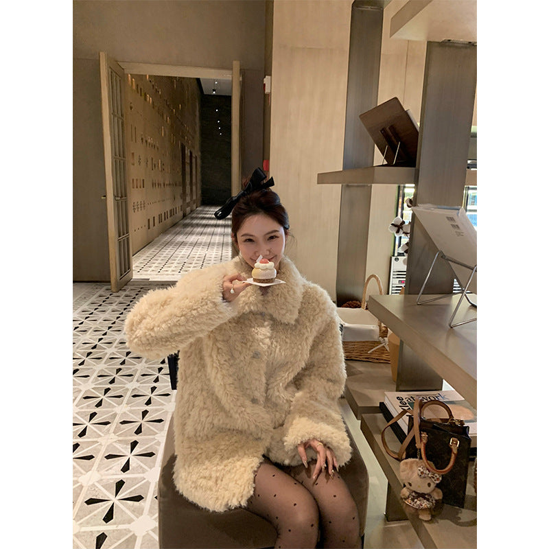 Damen Kurzfell‑Teddy‑Mantel mit großem Kragen und kastiger Oversize‑Silhouette Drune