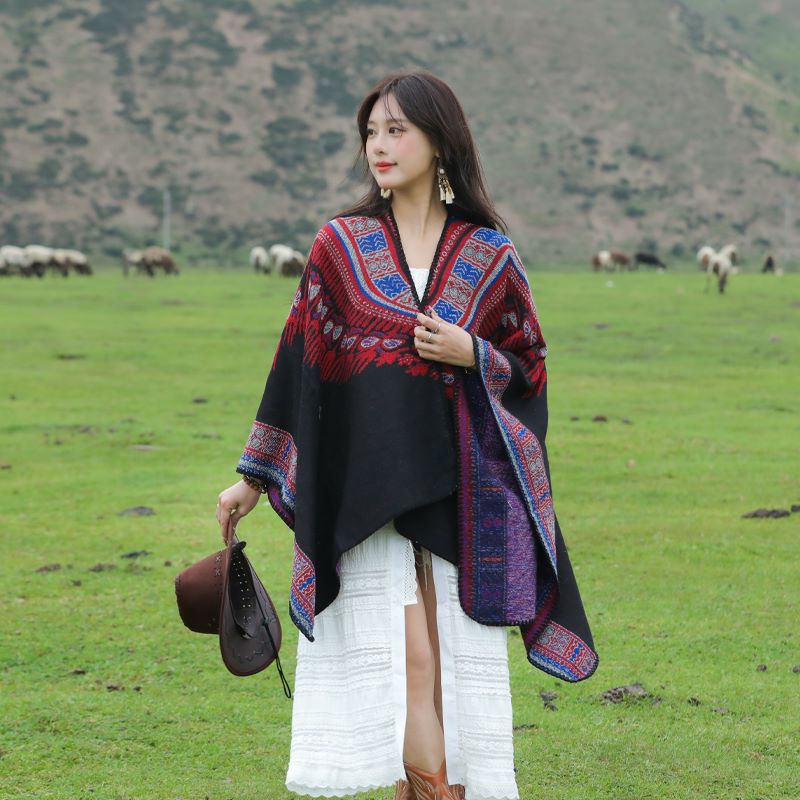Damen Oversize-Poncho im Ethno-Jacquard mit V-Ausschnitt und strukturiertem Saum Drune