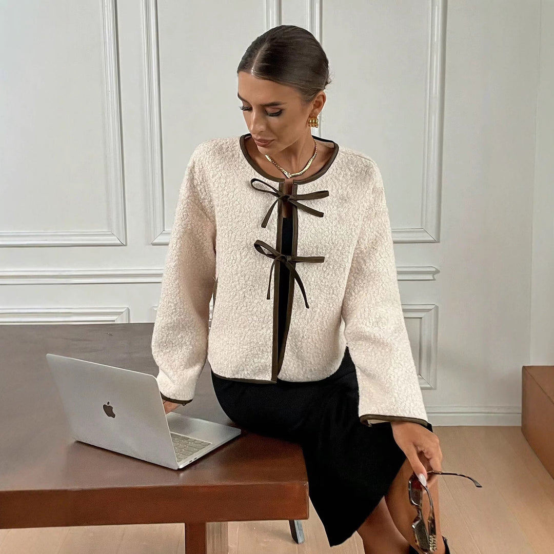 Damen Kuschelige Fleecejacke mit dekorativer Schnürung und praktischen Taschen Drune