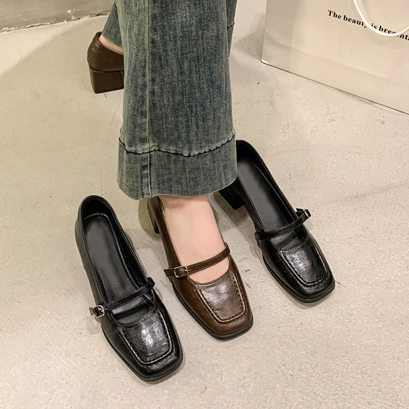 Damen Mary Jane Pumps mit quadratischer Zehenpartie und Blockabsatz mit anpassbarem Riemen Drune