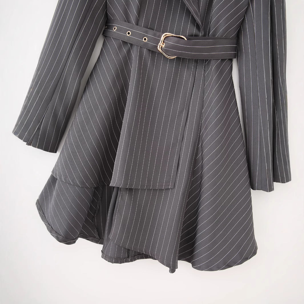 Damen nan tailliertes Blazerkleid mit Taillengürtel und ausgestelltem Stufenrock Drune