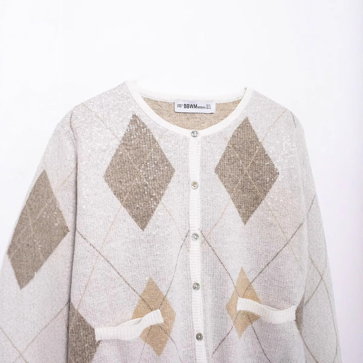 Damen nan kurz geschnittene Strickjacke mit Rauten‑Pailletten und aufgesetzten Taschen Drune