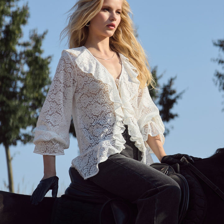 Damen Bluse mit voluminösen Rüschen und feiner Spitze Drune