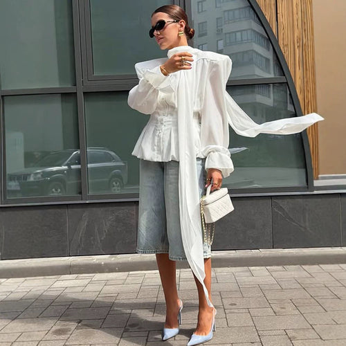 Damen Elegante Bluse mit Schlipskragen, betonten Schultern und langen Bindebändern Drune