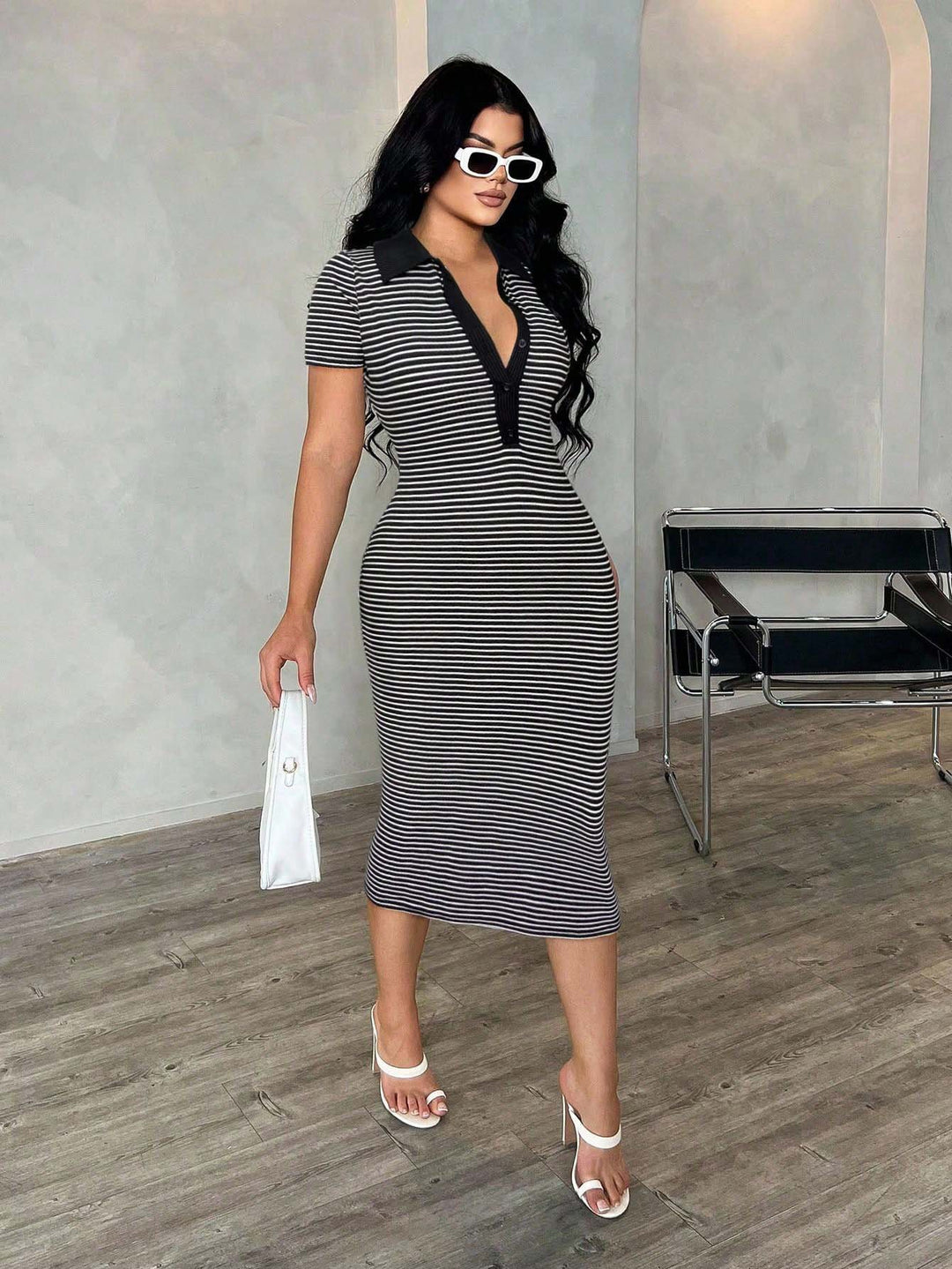 Damen Figurbetontes Polokleid im Streifen‑Look aus Rippstrick mit kurzem Ärmel Drune