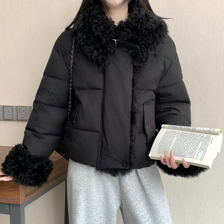Damen nan kurze Oversize-Pufferjacke mit Teddyfutter, Umlegekragen und Schnallenverschluss Drune