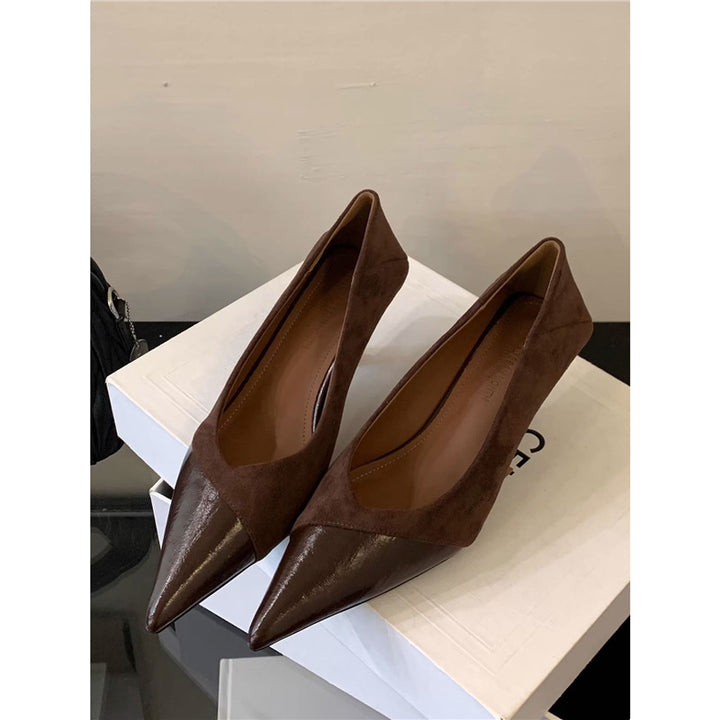 Damen Elegante spitz zulaufende Pumps aus Lack- und Veloursleder mit schmalem Absatz Drune
