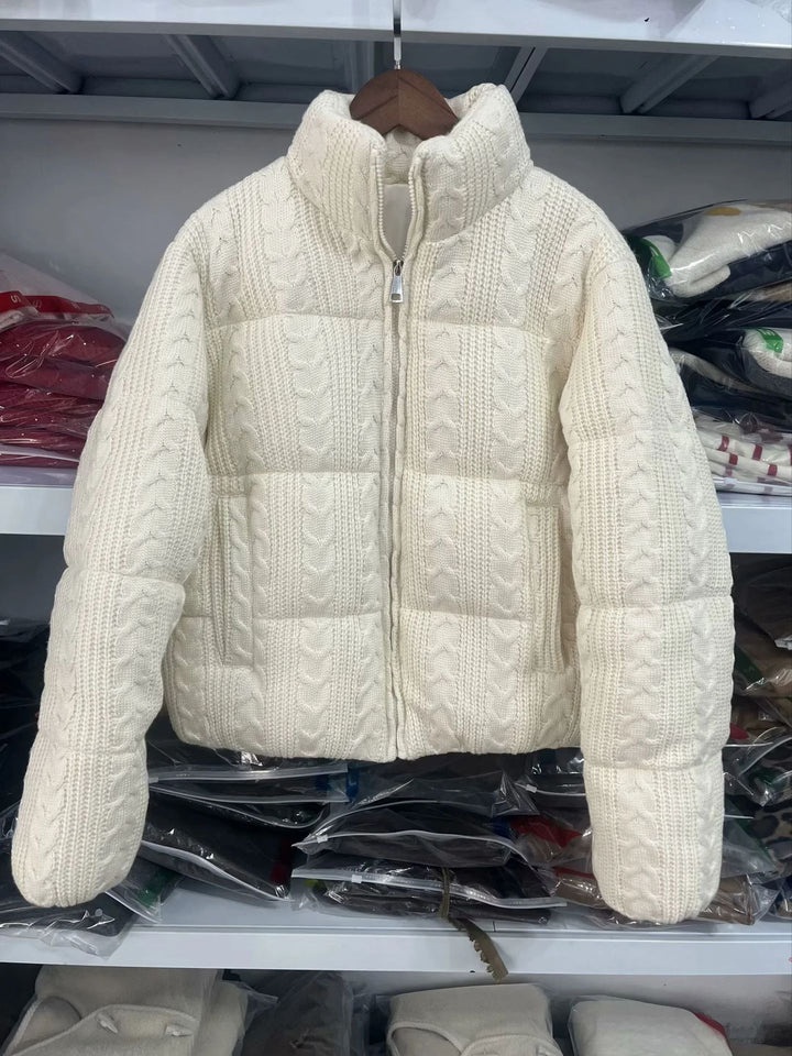Damen nan gesteppte Strick‑Steppjacke mit Zopfstrick‑Optik, wattierter Thermofüllung und hohem Stehkragen Drune