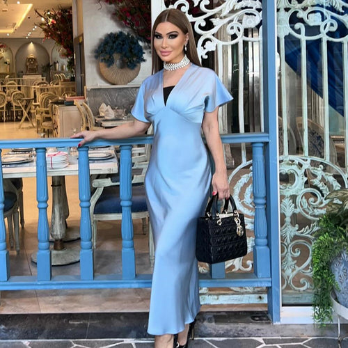 Damen Maxikleid mit elegantem Wickeloberteil und fließendem Saum Drune