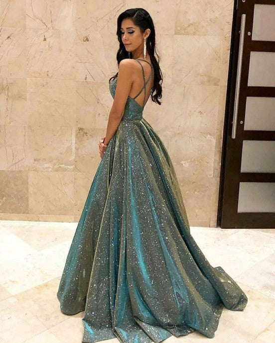 Damen Abendkleid mit schimmernden Akzenten und voluminösem Rock Drune