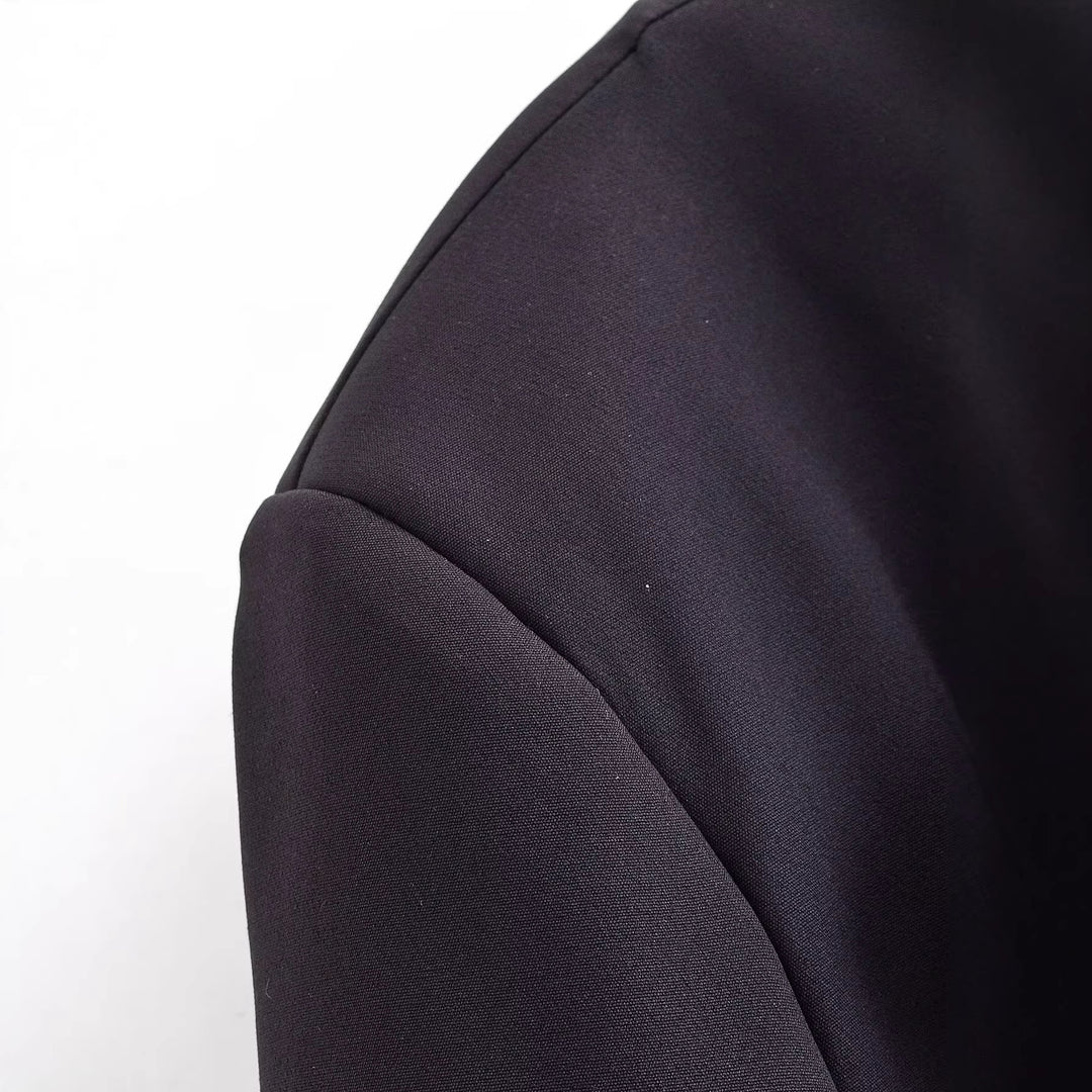 Damen Kurzer Blazer mit angenähter Schluppen‑Krawatte und Pattentaschen Drune