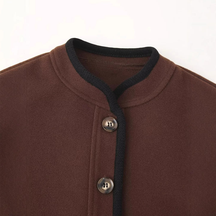 Damen nan kastige Kurzjacke mit Rundhalsausschnitt, Kontrastpaspel und Leistentaschen Drune