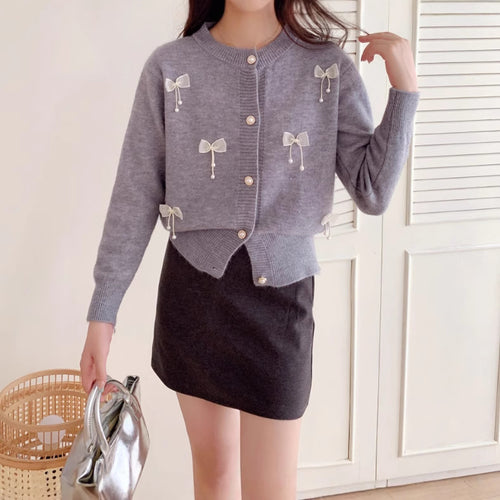 Damen Strickjacke mit Spitzenverzierungen und Knopfdetails Drune