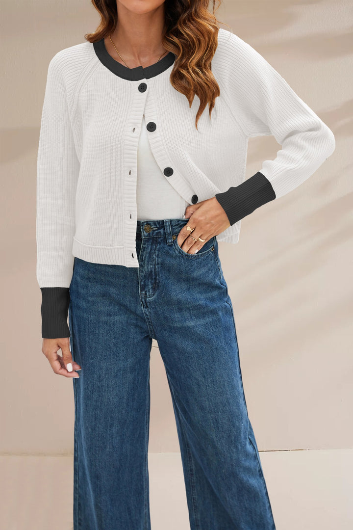 Damen modische Strickjacke mit kontrastierenden Bündchen und Knopfdetails Drune