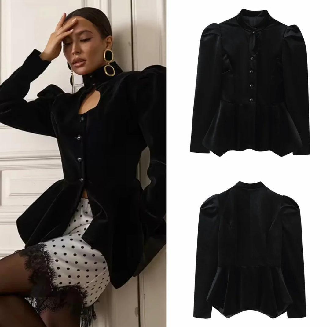 Damen 100+ taillierte Satinbluse mit Stehkragen, Puffärmeln und Schößchen Drune