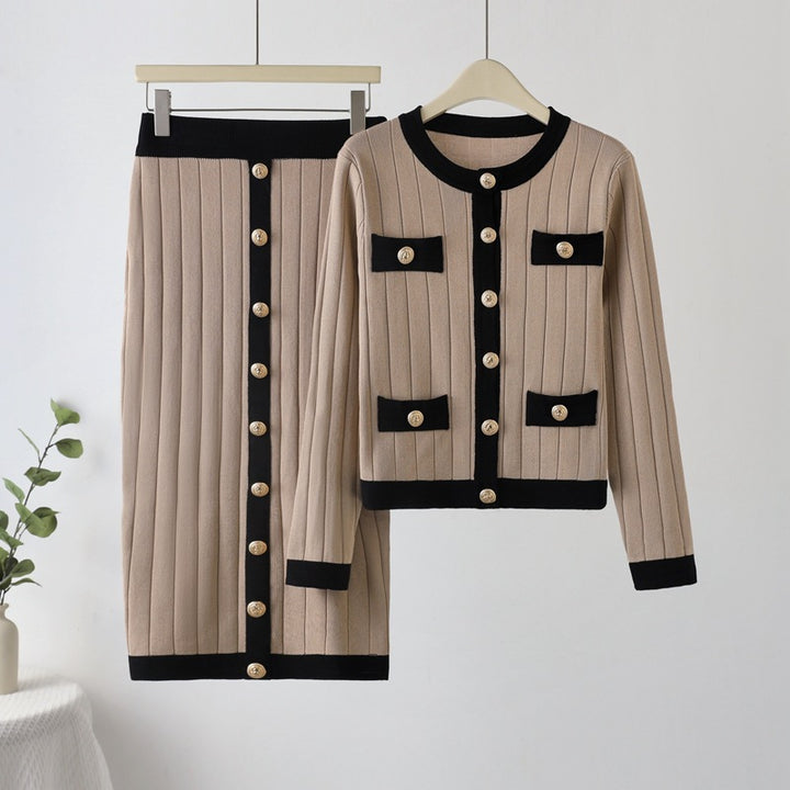Damen stylisches Strickensemble mit dekorativen Knöpfen und Taschen Drune
