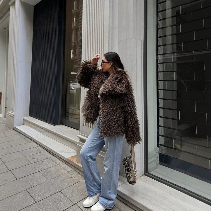Damen Kurzjacke aus langflorigem Kunstpelz mit extra breitem Schalkragen Drune
