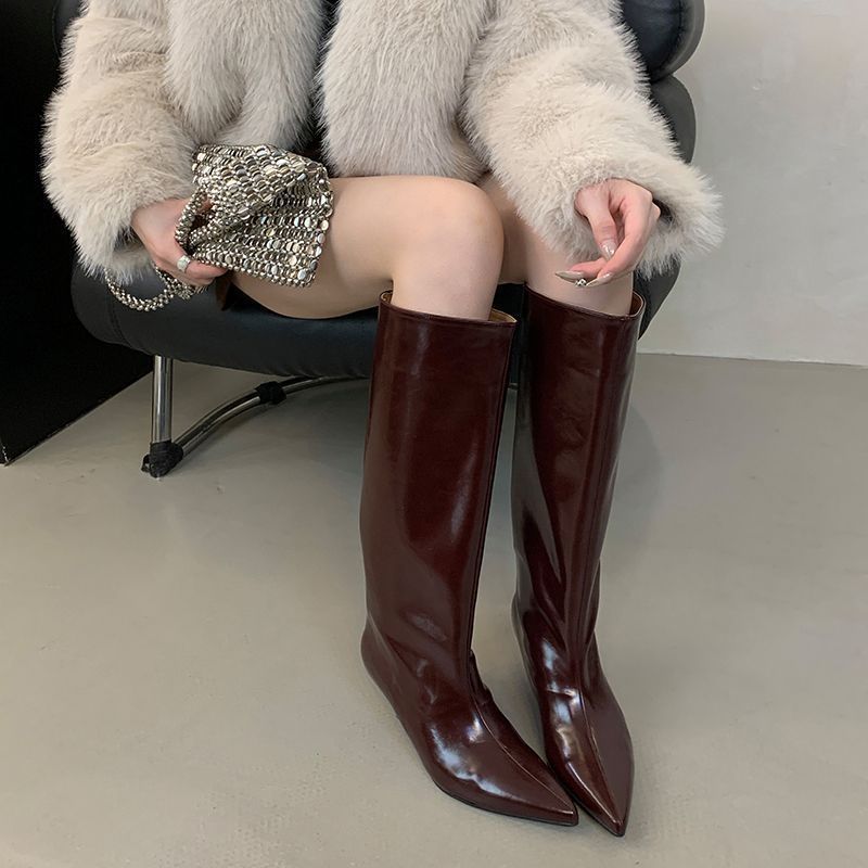 Damen Hochschaftige spitz zulaufende Stiefel aus Glattleder mit schlanker Silhouette Drune