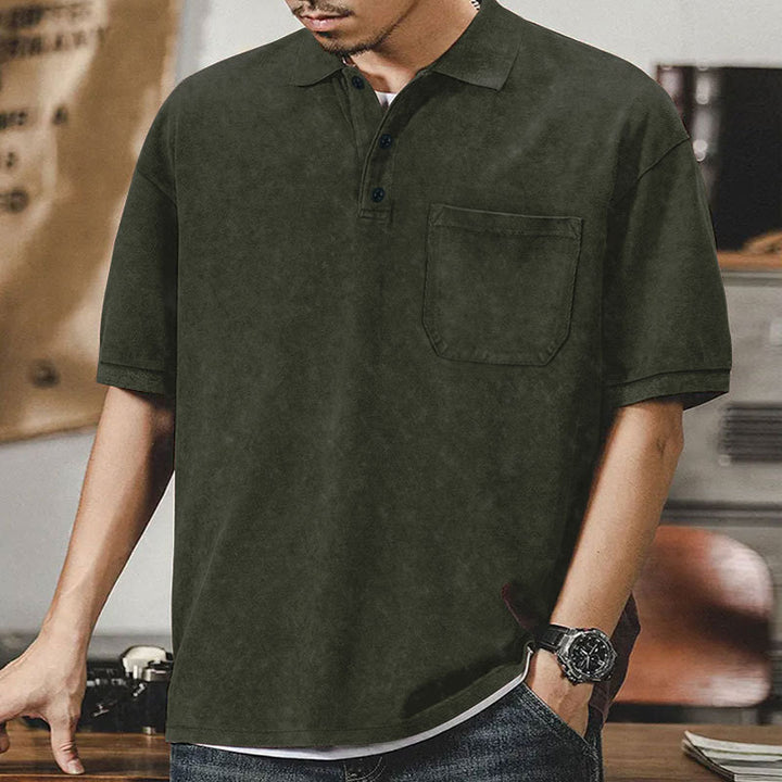 Herren nan locker geschnittenes Baumwoll-Poloshirt mit aufgesetzter Brusttasche und kurzer Knopfleiste Drune