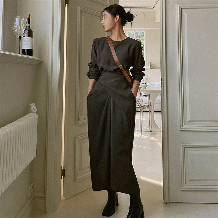Damen Modernes Longkleid mit überlappender Taillenpasse, verdeckten Eingrifftaschen und kastiger Silhouette Drune