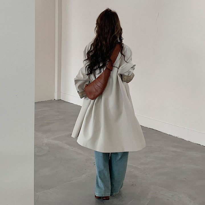 Damen leichter Trenchcoat mit kontrastierten Karomanschetten Drune